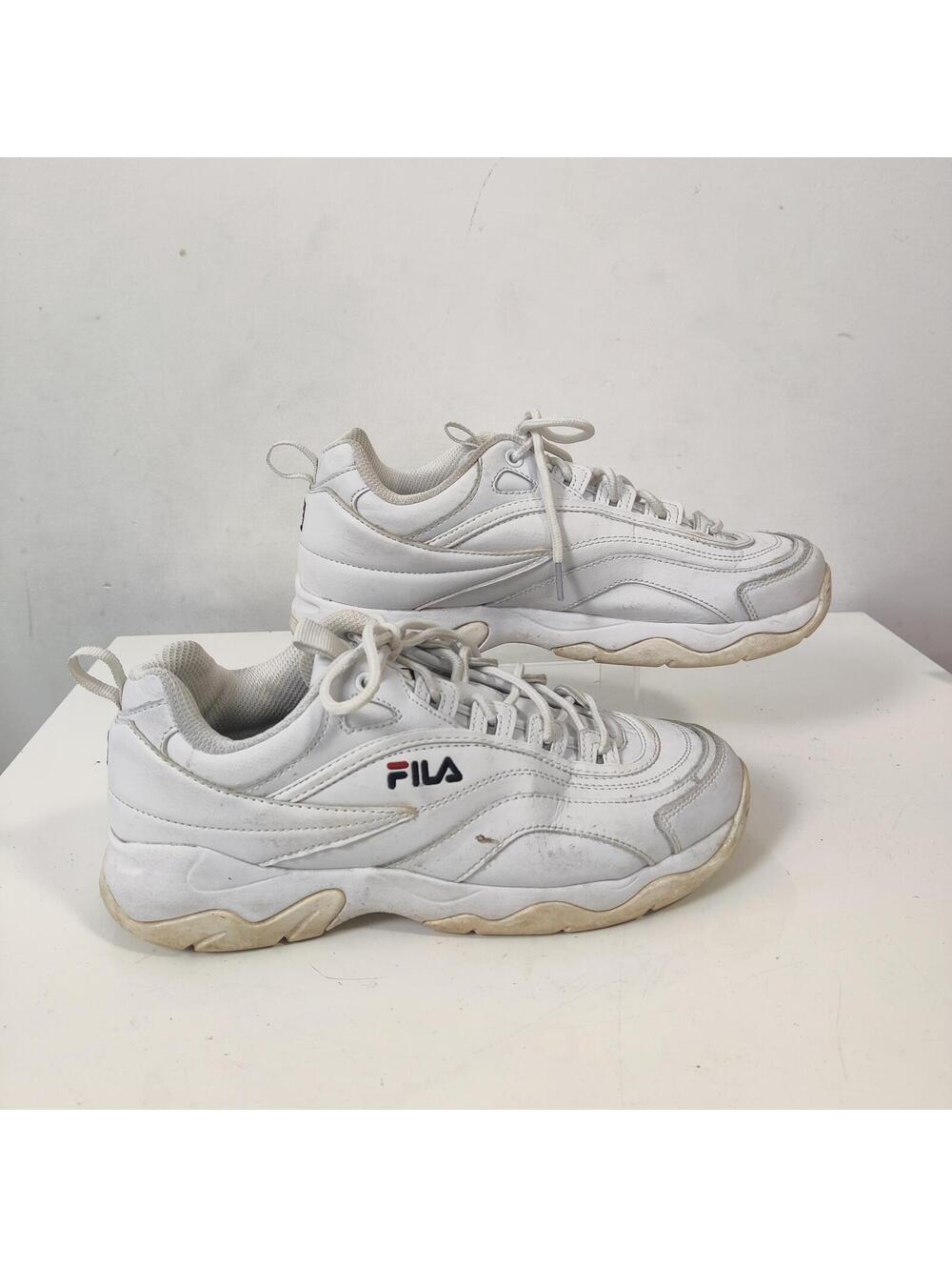 FILA White Sneakers Streetwear Casual Sporty Size 8 Athletic Y2K Chunky